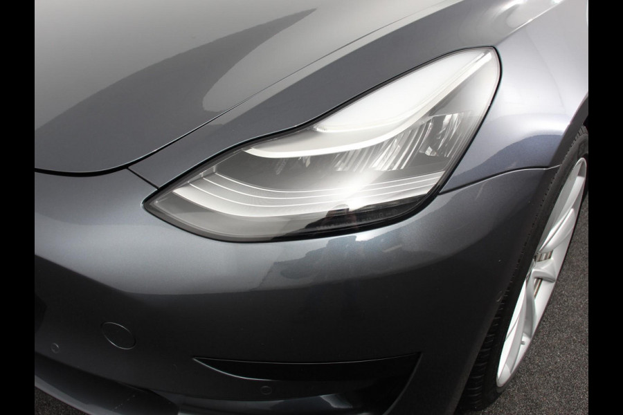 Tesla Model 3 Standard RWD Plus 60 kWh | Leder | Navigatie | PDC VA | Camera | 19" LM Velgen