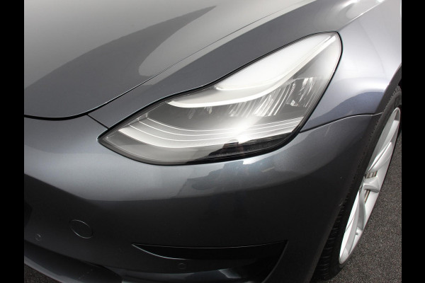 Tesla Model 3 Standard RWD Plus 60 kWh | Leder | Navigatie | PDC VA | Camera | 19" LM Velgen