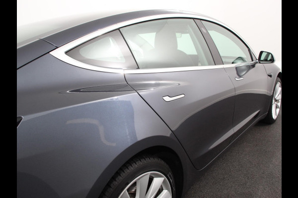 Tesla Model 3 Standard RWD Plus 60 kWh | Leder | Navigatie | PDC VA | Camera | 19" LM Velgen