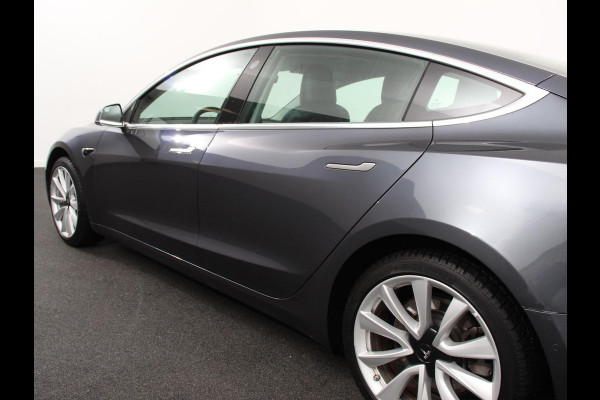 Tesla Model 3 Standard RWD Plus 60 kWh | Leder | Navigatie | PDC VA | Camera | 19" LM Velgen