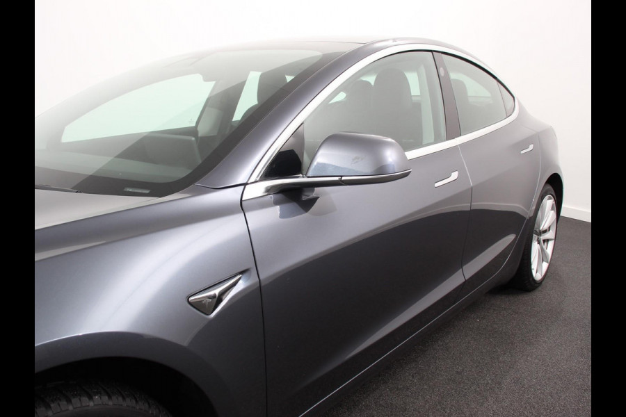 Tesla Model 3 Standard RWD Plus 60 kWh | Leder | Navigatie | PDC VA | Camera | 19" LM Velgen