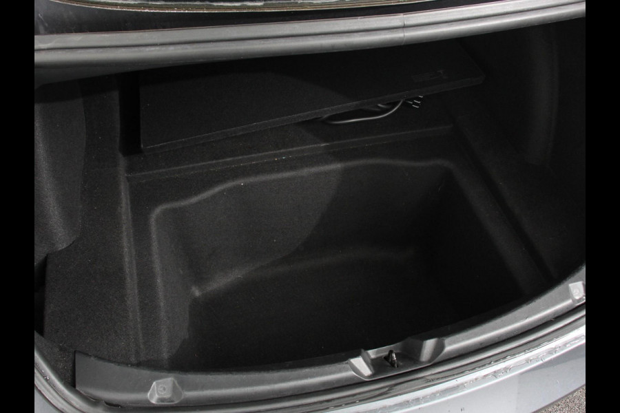 Tesla Model 3 Standard RWD Plus 60 kWh | Leder | Navigatie | PDC VA | Camera | 19" LM Velgen