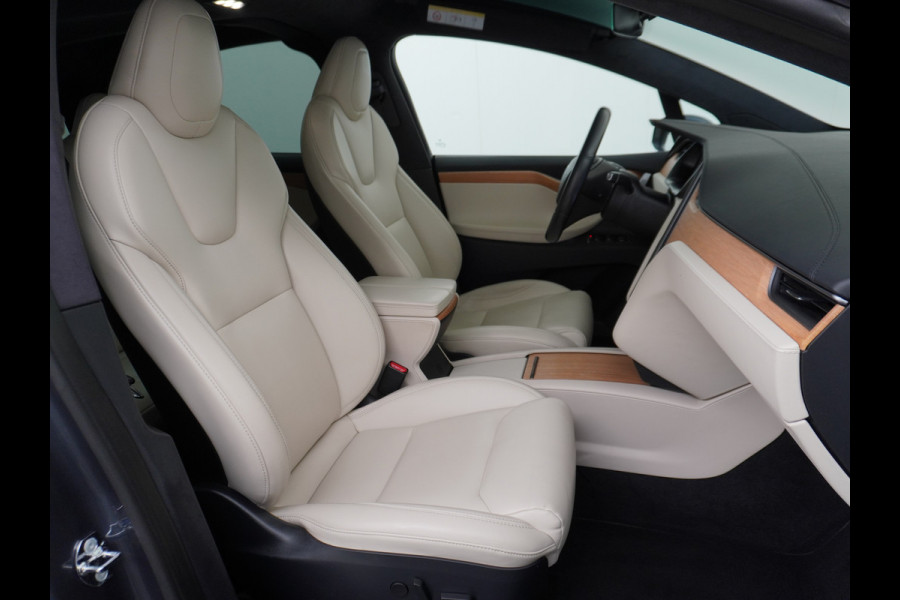 Tesla Model X Long Range 100kwh AWD 541PK 7-Persoons Leder Trekhaak Premium Audio FSD-3 Computer Autopilot Camera's Navi Ecc Stuur+Stoelverwar Adaptive Led Koplampen Panoramische voorruit Lmv Adap.onderstel Performance Pack Ambiente Verlichting Wifi Verkeersborddetectie Garantie op accu en motor tot 06-05-2028 / 240.000km Trekgewicht 2.250KG Nieuwprijs €100.500