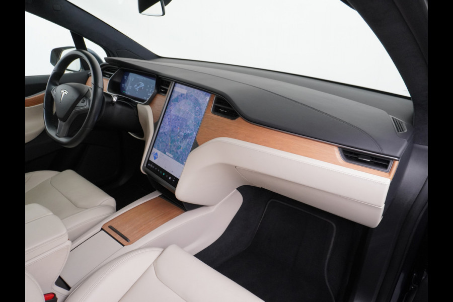 Tesla Model X Long Range 100kwh AWD 541PK 7-Persoons Leder Trekhaak Premium Audio FSD-3 Computer Autopilot Camera's Navi Ecc Stuur+Stoelverwar Adaptive Led Koplampen Panoramische voorruit Lmv Adap.onderstel Performance Pack Ambiente Verlichting Wifi Verkeersborddetectie Garantie op accu en motor tot 06-05-2028 / 240.000km Trekgewicht 2.250KG Nieuwprijs €100.500