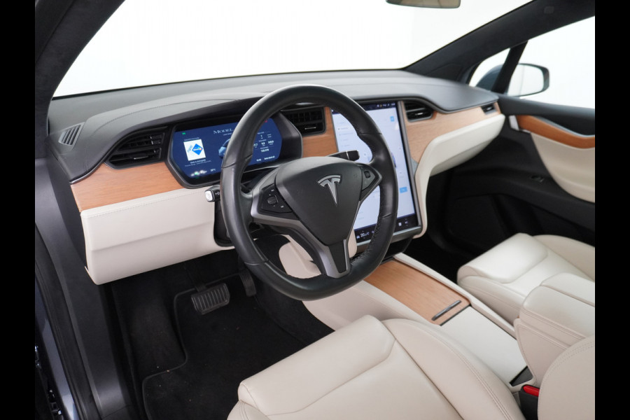 Tesla Model X Long Range 100kwh AWD 541PK 7-Persoons Leder Trekhaak Premium Audio FSD-3 Computer Autopilot Camera's Navi Ecc Stuur+Stoelverwar Adaptive Led Koplampen Panoramische voorruit Lmv Adap.onderstel Performance Pack Ambiente Verlichting Wifi Verkeersborddetectie Garantie op accu en motor tot 06-05-2028 / 240.000km Trekgewicht 2.250KG Nieuwprijs €100.500