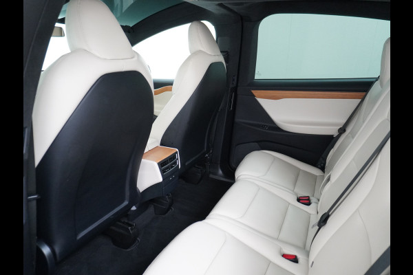 Tesla Model X Long Range 100kwh AWD 541PK 7-Persoons Leder Trekhaak Premium Audio FSD-3 Computer Autopilot Camera's Navi Ecc Stuur+Stoelverwar Adaptive Led Koplampen Panoramische voorruit Lmv Adap.onderstel Performance Pack Ambiente Verlichting Wifi Verkeersborddetectie Garantie op accu en motor tot 06-05-2028 / 240.000km Trekgewicht 2.250KG Nieuwprijs €100.500