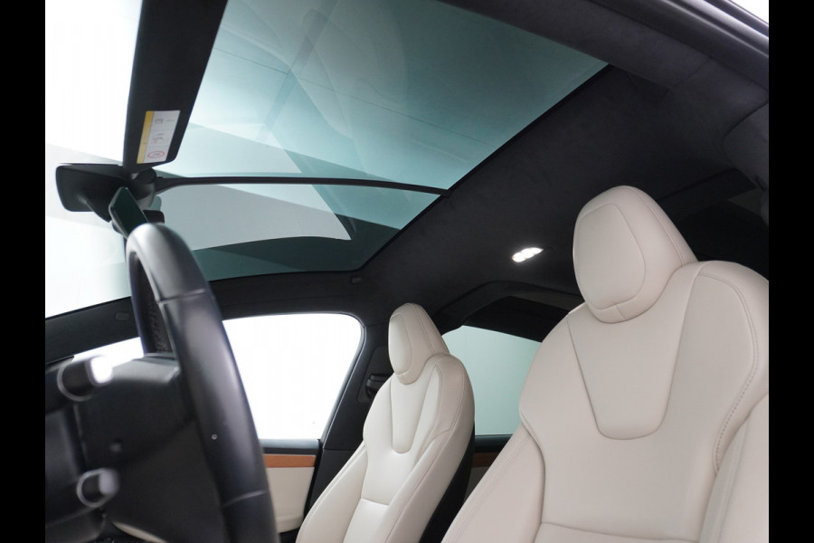 Tesla Model X Long Range 100kwh AWD 541PK 7-Persoons Leder Trekhaak Premium Audio FSD-3 Computer Autopilot Camera's Navi Ecc Stuur+Stoelverwar Adaptive Led Koplampen Panoramische voorruit Lmv Adap.onderstel Performance Pack Ambiente Verlichting Wifi Verkeersborddetectie Garantie op accu en motor tot 06-05-2028 / 240.000km Trekgewicht 2.250KG Nieuwprijs €100.500