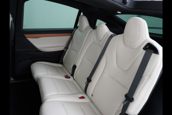Tesla Model X Long Range 100kwh AWD 541PK 7-Persoons Leder Trekhaak Premium Audio FSD-3 Computer Autopilot Camera's Navi Ecc Stuur+Stoelverwar Adaptive Led Koplampen Panoramische voorruit Lmv Adap.onderstel Performance Pack Ambiente Verlichting Wifi Verkeersborddetectie Garantie op accu en motor tot 06-05-2028 / 240.000km Trekgewicht 2.250KG Nieuwprijs €100.500