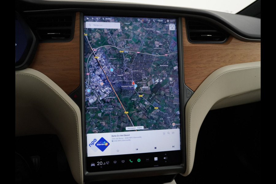 Tesla Model X Long Range 100kwh AWD 541PK 7-Persoons Leder Trekhaak Premium Audio FSD-3 Computer Autopilot Camera's Navi Ecc Stuur+Stoelverwar Adaptive Led Koplampen Panoramische voorruit Lmv Adap.onderstel Performance Pack Ambiente Verlichting Wifi Verkeersborddetectie Garantie op accu en motor tot 06-05-2028 / 240.000km Trekgewicht 2.250KG Nieuwprijs €100.500