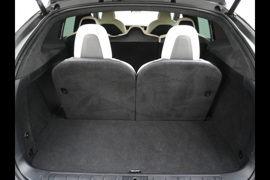 Tesla Model X Long Range 100kwh AWD 541PK 7-Persoons Leder Trekhaak Premium Audio FSD-3 Computer Autopilot Camera's Navi Ecc Stuur+Stoelverwar Adaptive Led Koplampen Panoramische voorruit Lmv Adap.onderstel Performance Pack Ambiente Verlichting Wifi Verkeersborddetectie Garantie op accu en motor tot 06-05-2028 / 240.000km Trekgewicht 2.250KG Nieuwprijs €100.500