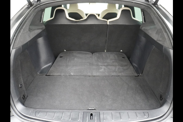 Tesla Model X Long Range 100kwh AWD 541PK 7-Persoons Leder Trekhaak Premium Audio FSD-3 Computer Autopilot Camera's Navi Ecc Stuur+Stoelverwar Adaptive Led Koplampen Panoramische voorruit Lmv Adap.onderstel Performance Pack Ambiente Verlichting Wifi Verkeersborddetectie Garantie op accu en motor tot 06-05-2028 / 240.000km Trekgewicht 2.250KG Nieuwprijs €100.500