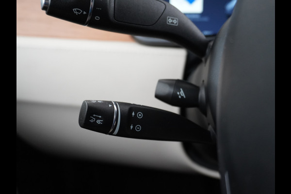 Tesla Model X Long Range 100kwh AWD 541PK 7-Persoons Leder Trekhaak Premium Audio FSD-3 Computer Autopilot Camera's Navi Ecc Stuur+Stoelverwar Adaptive Led Koplampen Panoramische voorruit Lmv Adap.onderstel Performance Pack Ambiente Verlichting Wifi Verkeersborddetectie Garantie op accu en motor tot 06-05-2028 / 240.000km Trekgewicht 2.250KG Nieuwprijs €100.500