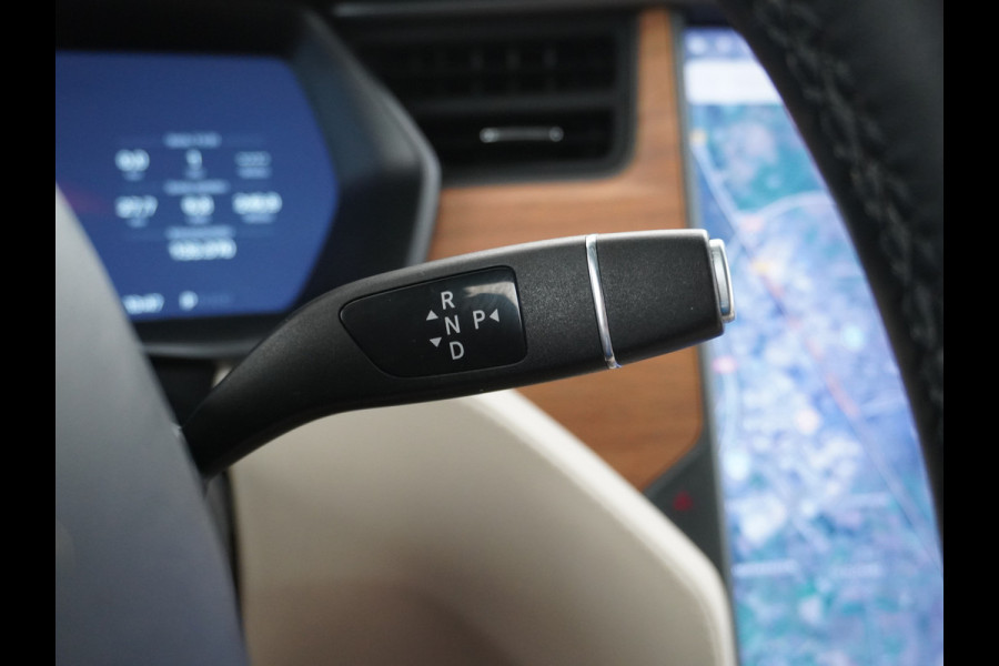 Tesla Model X Long Range 100kwh AWD 541PK 7-Persoons Leder Trekhaak Premium Audio FSD-3 Computer Autopilot Camera's Navi Ecc Stuur+Stoelverwar Adaptive Led Koplampen Panoramische voorruit Lmv Adap.onderstel Performance Pack Ambiente Verlichting Wifi Verkeersborddetectie Garantie op accu en motor tot 06-05-2028 / 240.000km Trekgewicht 2.250KG Nieuwprijs €100.500