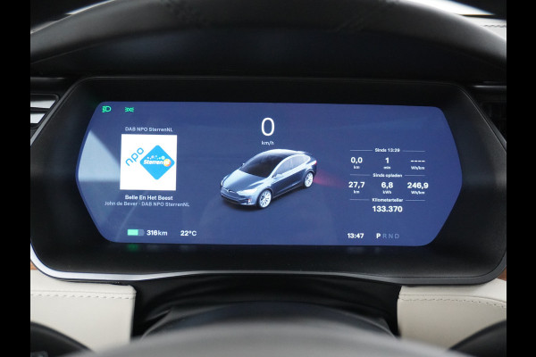 Tesla Model X Long Range 100kwh AWD 541PK 7-Persoons Leder Trekhaak Premium Audio FSD-3 Computer Autopilot Camera's Navi Ecc Stuur+Stoelverwar Adaptive Led Koplampen Panoramische voorruit Lmv Adap.onderstel Performance Pack Ambiente Verlichting Wifi Verkeersborddetectie Garantie op accu en motor tot 06-05-2028 / 240.000km Trekgewicht 2.250KG Nieuwprijs €100.500
