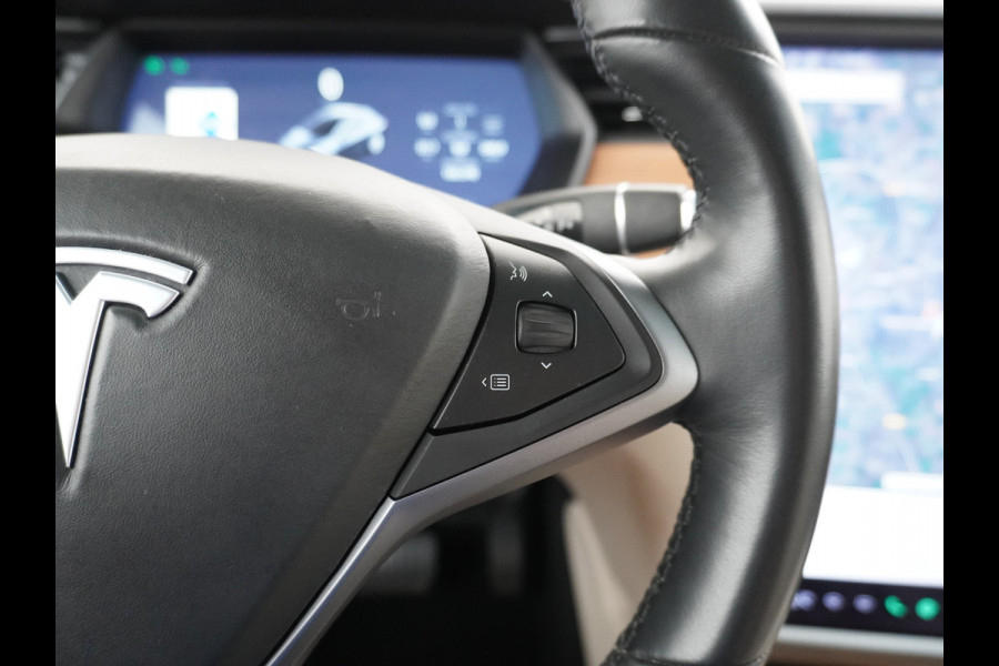 Tesla Model X Long Range 100kwh AWD 541PK 7-Persoons Leder Trekhaak Premium Audio FSD-3 Computer Autopilot Camera's Navi Ecc Stuur+Stoelverwar Adaptive Led Koplampen Panoramische voorruit Lmv Adap.onderstel Performance Pack Ambiente Verlichting Wifi Verkeersborddetectie Garantie op accu en motor tot 06-05-2028 / 240.000km Trekgewicht 2.250KG Nieuwprijs €100.500