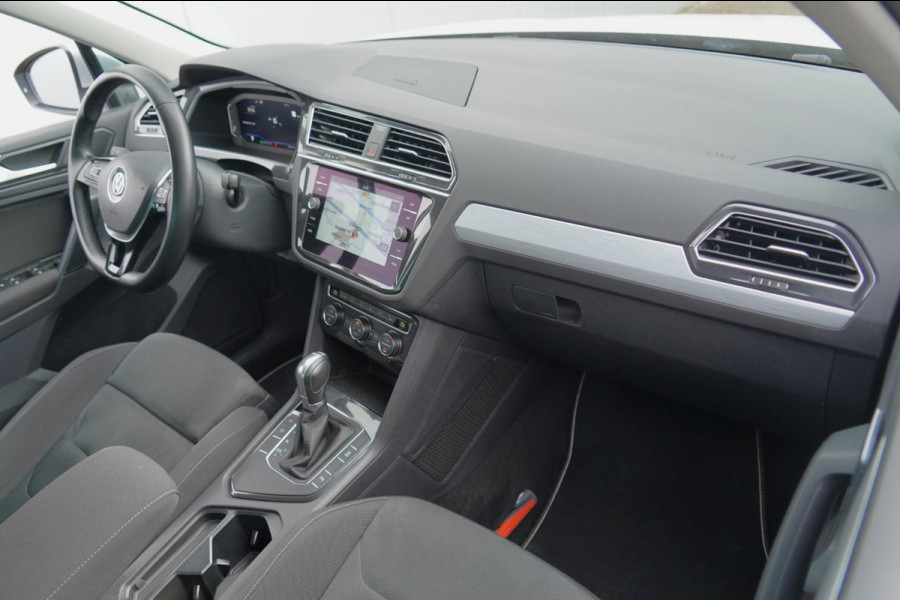 Volkswagen Tiguan 1.5 TSI ACT Comfortline Business / Navigatie / Digitaal Dashboard / Stoel- & stuurverw.