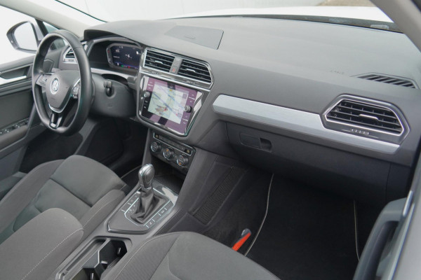 Volkswagen Tiguan 1.5 TSI ACT Comfortline Business / Navigatie / Digitaal Dashboard / Stoel- & stuurverw.