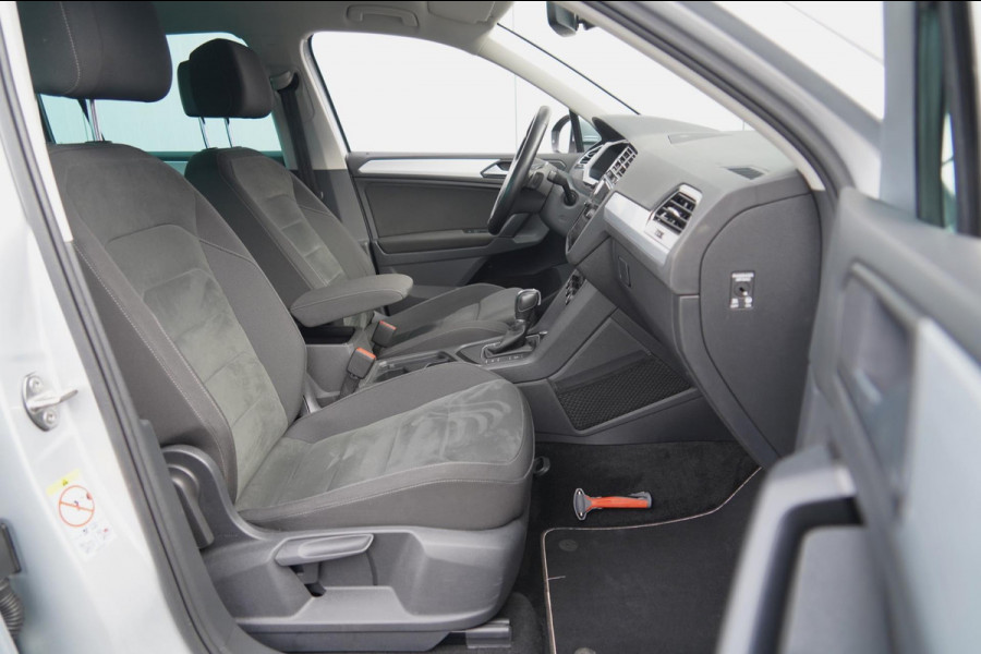 Volkswagen Tiguan 1.5 TSI ACT Comfortline Business / Navigatie / Digitaal Dashboard / Stoel- & stuurverw.