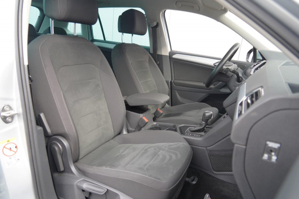 Volkswagen Tiguan 1.5 TSI ACT Comfortline Business / Navigatie / Digitaal Dashboard / Stoel- & stuurverw.