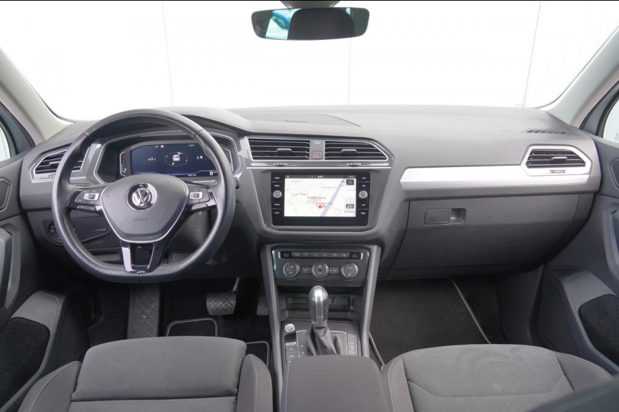 Volkswagen Tiguan 1.5 TSI ACT Comfortline Business / Navigatie / Digitaal Dashboard / Stoel- & stuurverw.