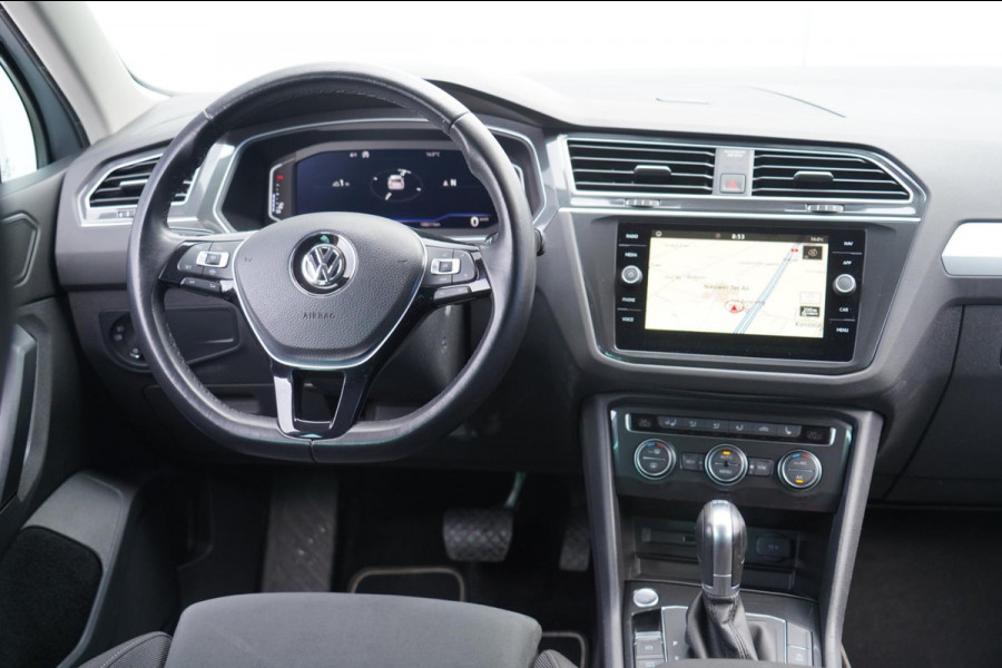 Volkswagen Tiguan 1.5 TSI ACT Comfortline Business / Navigatie / Digitaal Dashboard / Stoel- & stuurverw.