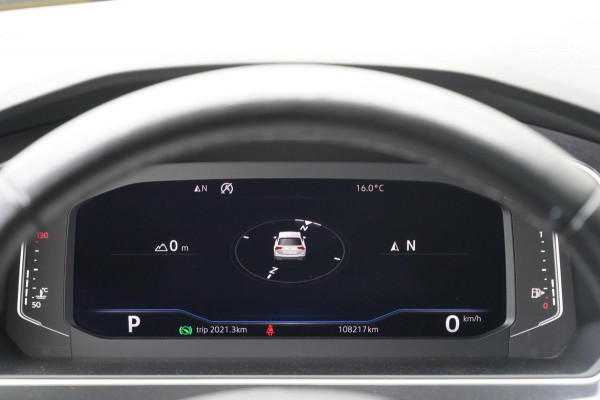 Volkswagen Tiguan 1.5 TSI ACT Comfortline Business / Navigatie / Digitaal Dashboard / Stoel- & stuurverw.