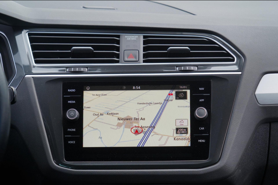 Volkswagen Tiguan 1.5 TSI ACT Comfortline Business / Navigatie / Digitaal Dashboard / Stoel- & stuurverw.