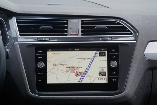 Volkswagen Tiguan 1.5 TSI ACT Comfortline Business / Navigatie / Digitaal Dashboard / Stoel- & stuurverw.