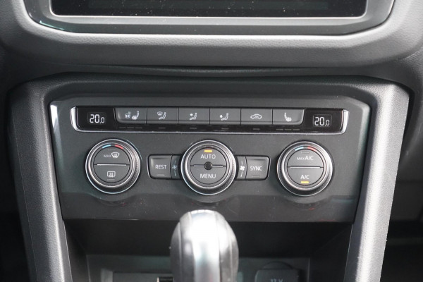 Volkswagen Tiguan 1.5 TSI ACT Comfortline Business / Navigatie / Digitaal Dashboard / Stoel- & stuurverw.