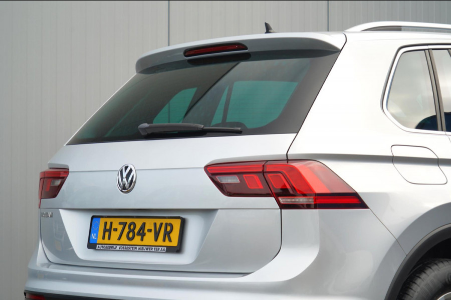 Volkswagen Tiguan 1.5 TSI ACT Comfortline Business / Navigatie / Digitaal Dashboard / Stoel- & stuurverw.