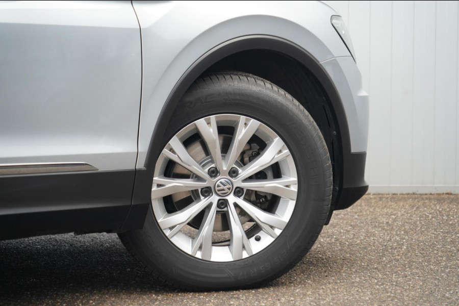 Volkswagen Tiguan 1.5 TSI ACT Comfortline Business / Navigatie / Digitaal Dashboard / Stoel- & stuurverw.