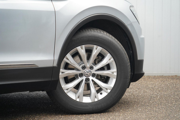 Volkswagen Tiguan 1.5 TSI ACT Comfortline Business / Navigatie / Digitaal Dashboard / Stoel- & stuurverw.