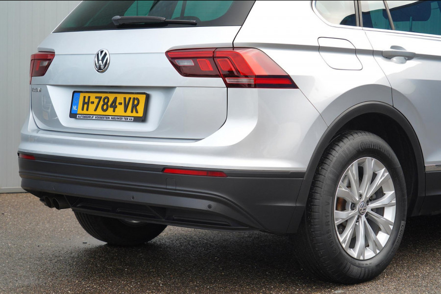 Volkswagen Tiguan 1.5 TSI ACT Comfortline Business / Navigatie / Digitaal Dashboard / Stoel- & stuurverw.