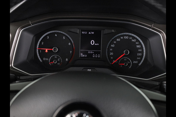 Volkswagen T-Roc 1.0 TSI Style 115 PK | Navigatie | Parkeersensoren | Adaptieve cruise control
