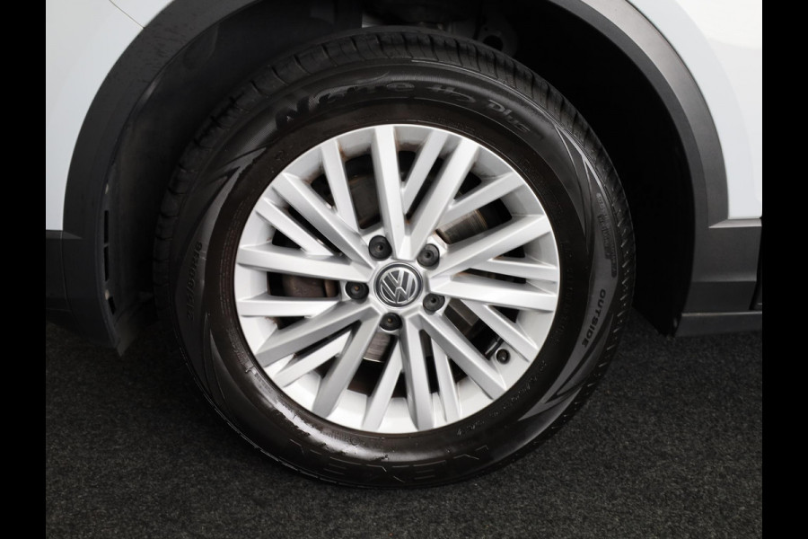 Volkswagen T-Roc 1.0 TSI Style 115 PK | Navigatie | Parkeersensoren | Adaptieve cruise control