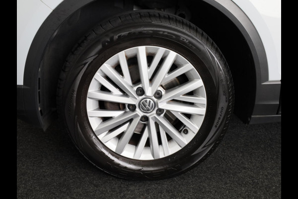 Volkswagen T-Roc 1.0 TSI Style 115 PK | Navigatie | Parkeersensoren | Adaptieve cruise control