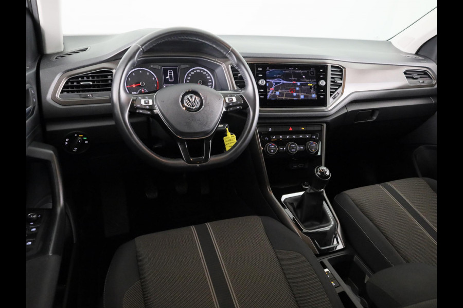 Volkswagen T-Roc 1.0 TSI Style 115 PK | Navigatie | Parkeersensoren | Adaptieve cruise control