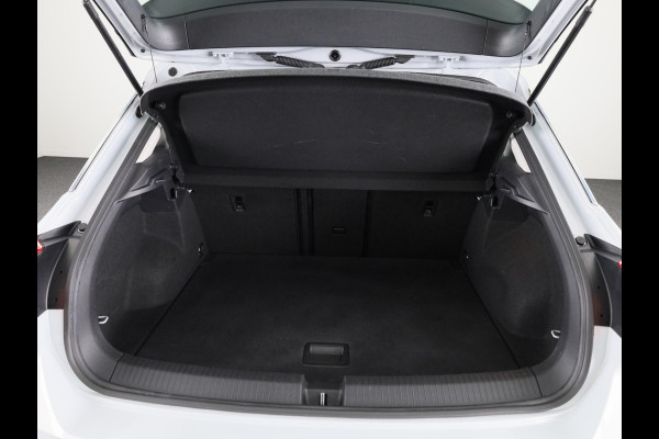 Volkswagen T-Roc 1.0 TSI Style 115 PK | Navigatie | Parkeersensoren | Adaptieve cruise control