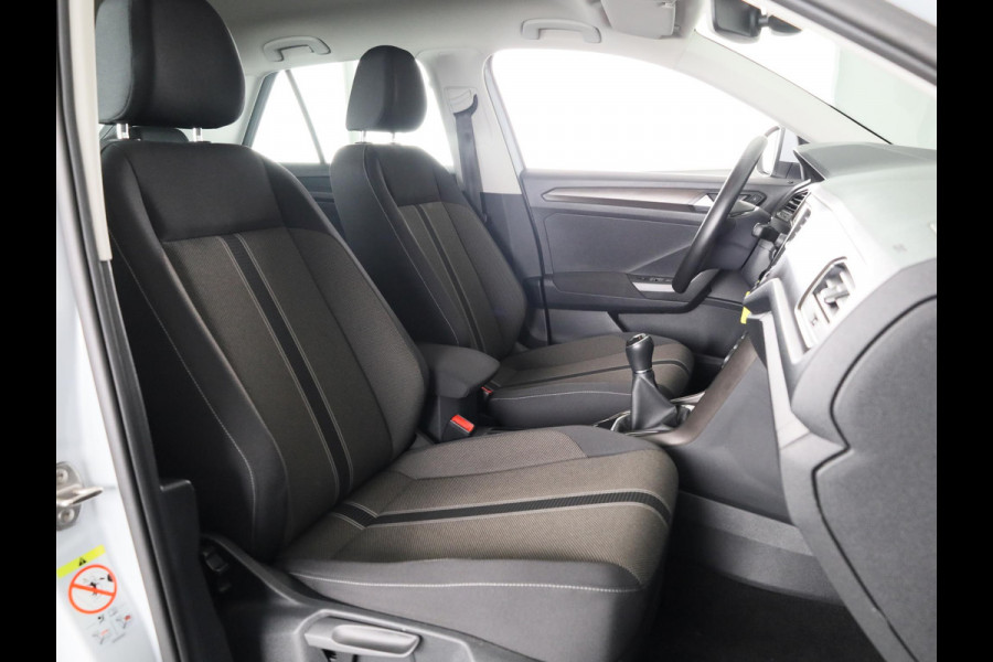 Volkswagen T-Roc 1.0 TSI Style 115 PK | Navigatie | Parkeersensoren | Adaptieve cruise control