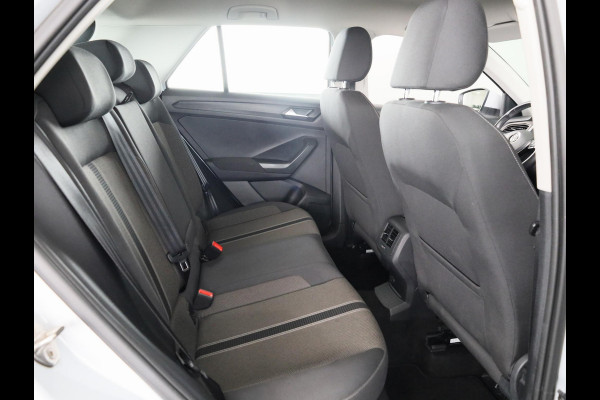 Volkswagen T-Roc 1.0 TSI Style 115 PK | Navigatie | Parkeersensoren | Adaptieve cruise control