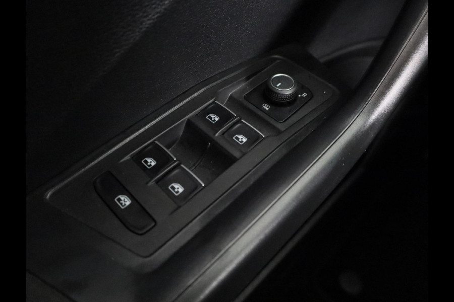 Volkswagen T-Roc 1.0 TSI Style 115 PK | Navigatie | Parkeersensoren | Adaptieve cruise control