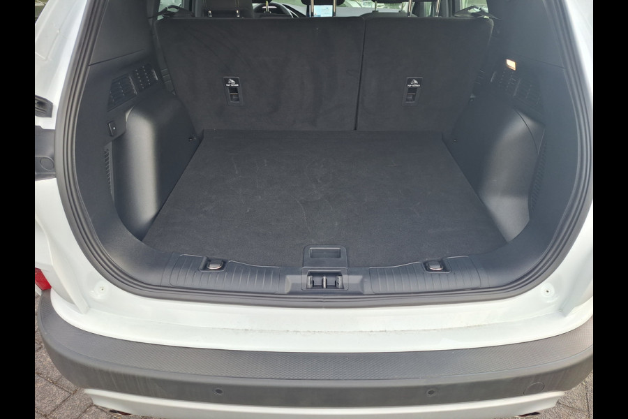 Ford Kuga 2.5 PHEV Titanium 165 kW / 225 pk | Lage Km-stand | Navi | Dual Climate Control | Camera | All Season Banden | (occasion)