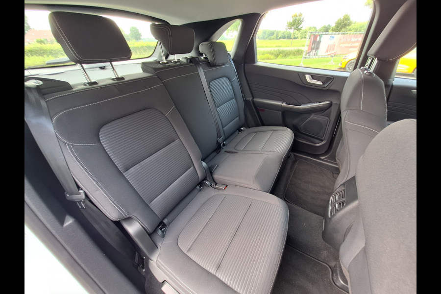 Ford Kuga 2.5 PHEV Titanium 165 kW / 225 pk | Lage Km-stand | Navi | Dual Climate Control | Camera | All Season Banden | (occasion)