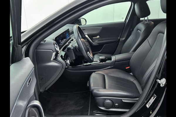 Mercedes-Benz A-Klasse 180 Business Solution(NL-auto, 1e Eig, Dealer onderH, Sfeer, Trekhaak, Navi Groot, StoelV, Etc)