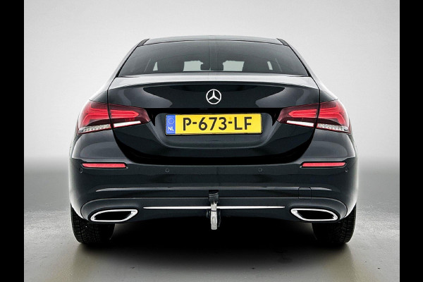 Mercedes-Benz A-Klasse 180 Business Solution(NL-auto, 1e Eig, Dealer onderH, Sfeer, Trekhaak, Navi Groot, StoelV, Etc)