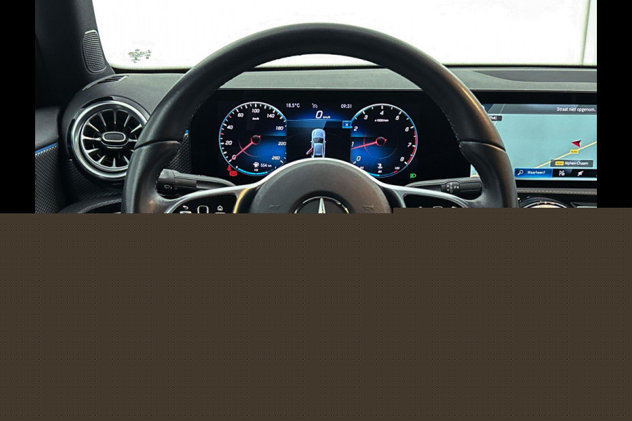Mercedes-Benz A-Klasse 180 Business Solution(NL-auto, 1e Eig, Dealer onderH, Sfeer, Trekhaak, Navi Groot, StoelV, Etc)