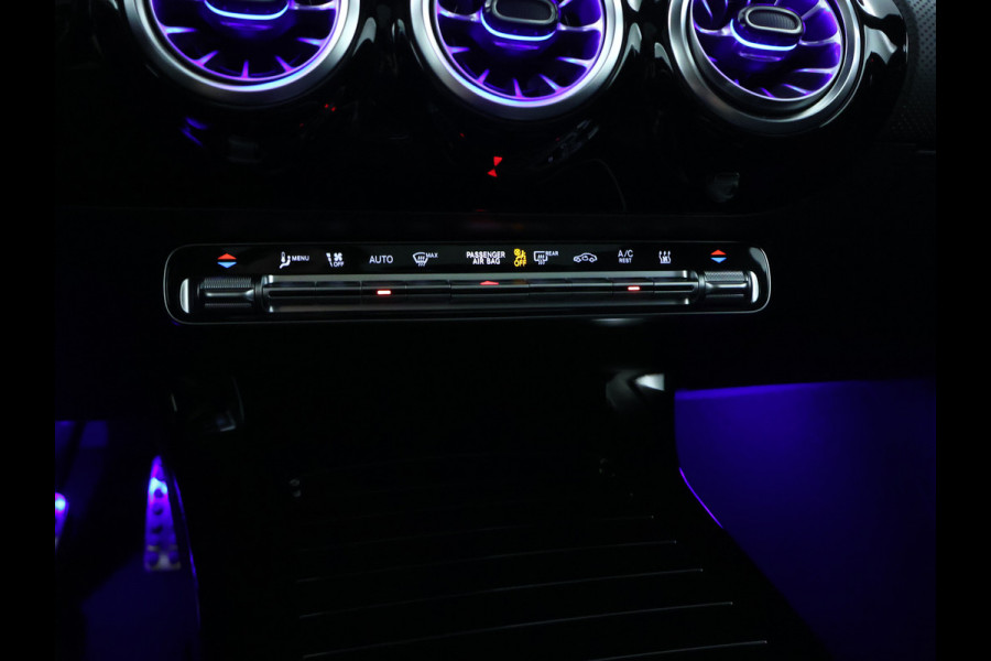 Mercedes-Benz CLA-Klasse Shooting Brake 250 e Business Solution AMG | Trekhaak | Nightpakket | Parkeerpakket met achteruitrijcamera | KEYLESS-GO | EASY PACK achterklep | USB pakket plus | Sfeerverlichting | MULTIBEAM LED |