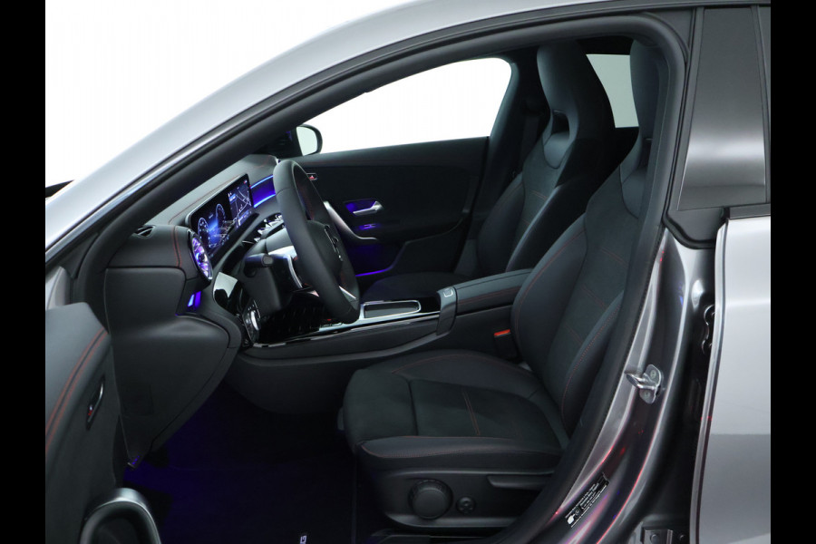 Mercedes-Benz CLA-Klasse Shooting Brake 250 e Business Solution AMG | Trekhaak | Nightpakket | Parkeerpakket met achteruitrijcamera | KEYLESS-GO | EASY PACK achterklep | USB pakket plus | Sfeerverlichting | MULTIBEAM LED |