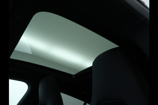 Mercedes-Benz CLA-Klasse Shooting Brake 250 e Business Solution AMG | Trekhaak | Nightpakket | Parkeerpakket met achteruitrijcamera | KEYLESS-GO | EASY PACK achterklep | USB pakket plus | Sfeerverlichting | MULTIBEAM LED |