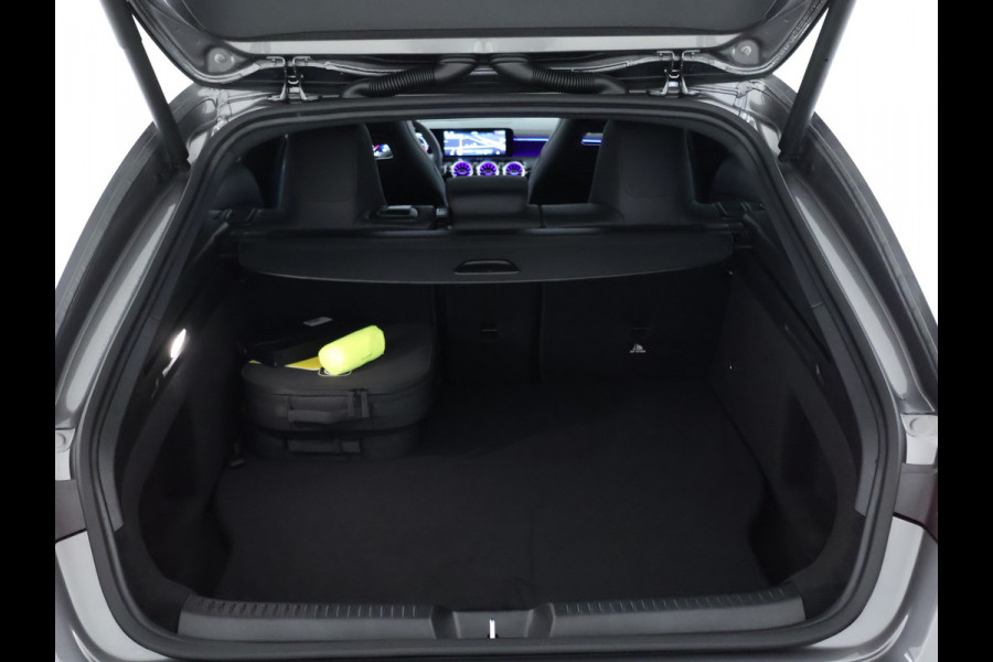 Mercedes-Benz CLA-Klasse Shooting Brake 250 e Business Solution AMG | Trekhaak | Nightpakket | Parkeerpakket met achteruitrijcamera | KEYLESS-GO | EASY PACK achterklep | USB pakket plus | Sfeerverlichting | MULTIBEAM LED |